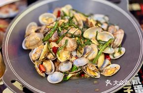 Shanghai-style Scallion Oil Clams