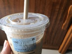 陨石厚乳拿铁-瑞幸咖啡(深圳红山6979店)