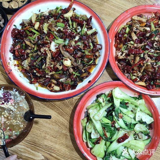 蓉城辣炒肥肠锅(沈厂舍宅小区店)