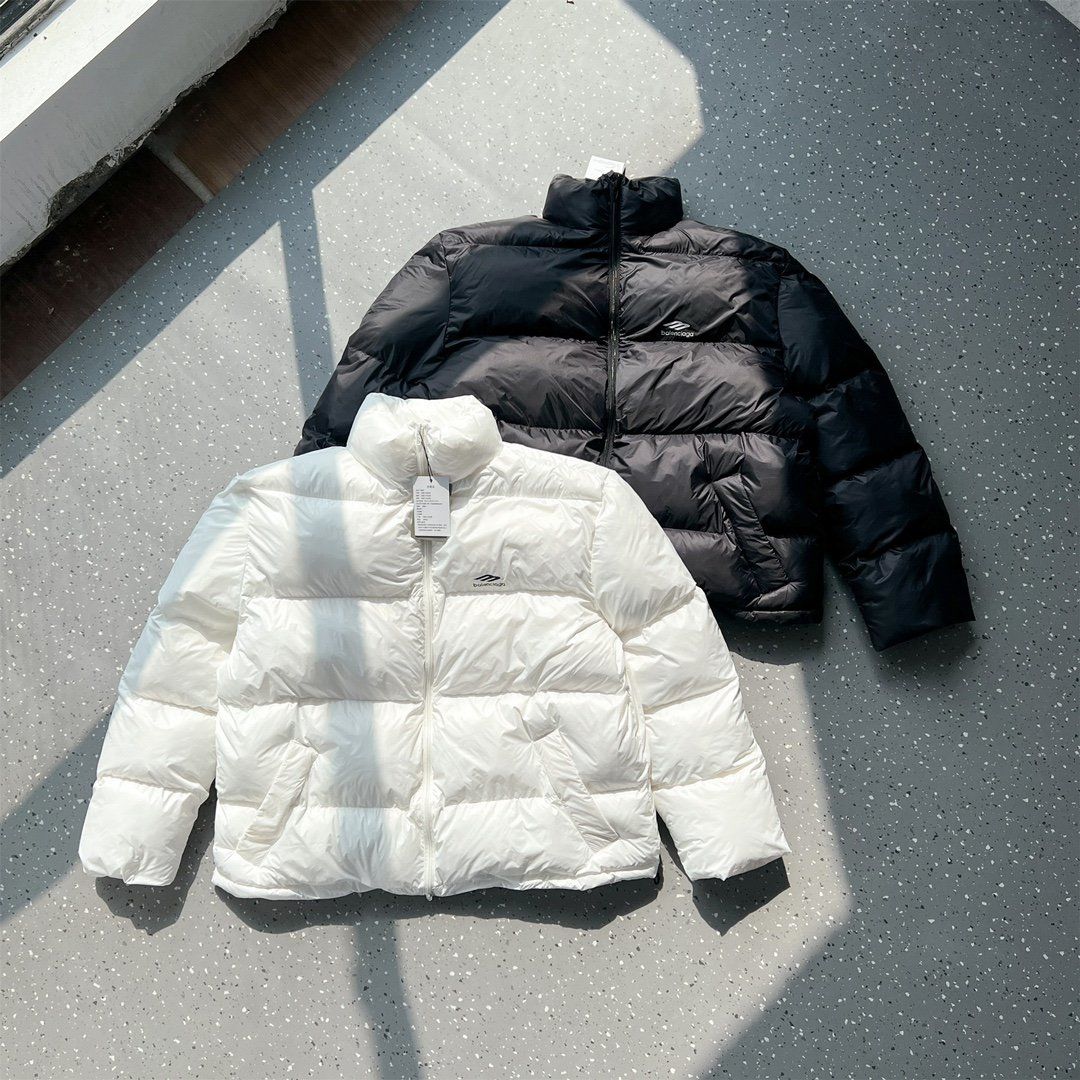 今天给大家测评一款 巴黎世家羽绒棉服外套