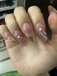 -芊屿芊浔美甲