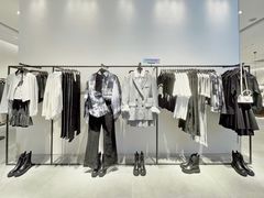 -URBAN REVIVO(七宝领展广场店)