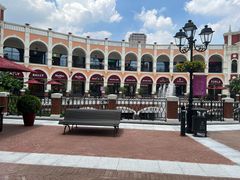 -佛罗伦萨小镇广佛名品奥特莱斯(疏港路店)