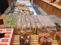 面包甜点陈列柜-向阳松鼠(南园店)