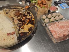 -鹿鸣山草本茶香火锅(园西路店)