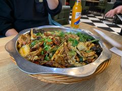 -愉肴麻辣香锅(中山路店)