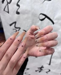 -赢韵美甲美睫瑞士净斑中心