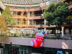 -瑞虹新天地月亮湾