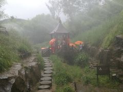 -雪山彩虹谷景区