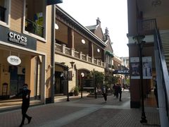-王府井奥莱临潼小镇(临潼店)