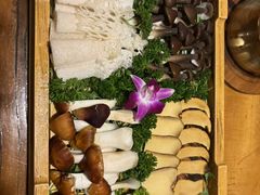 -慢丽江·云南野生菌土鸡锅(西山店)