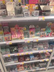 -嗨本可潮玩仓(大兴大悦春风里店)