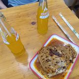 等了没五分钟就上餐了。他家的丸子砂锅不错