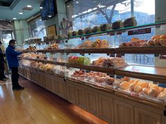 面包甜点陈列柜-新侨三宝乐面包店(崇文门店)
