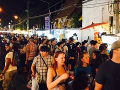 人山人海-周日夜市