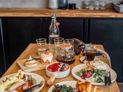 -Common Table · Brunch & Coffee