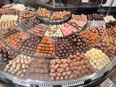 -Laderach 莱德拉(上海环贸iapm店)