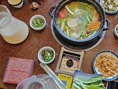 -赵氏烩泽腊排骨火锅店(近华浦路店)