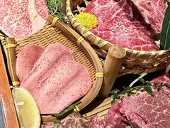 -山川小町·极番烧肉(新地假日广场店)