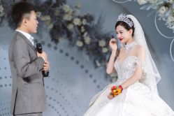 -拉瑞娜LaReine婚纱礼服高级定制