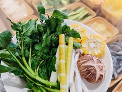-来龍儿鲜切牛肉自助老火锅