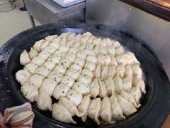 -黄阿姨锅贴大王(万航渡路店)