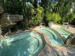 -海口观澜湖火山温泉谷