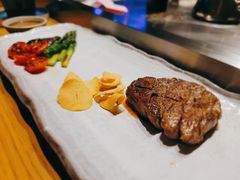 菲力-丽思卡尔顿·炙焰·铁板烧餐厅