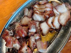 荔枝木排骨叉烧拼牌-御霞苑泥烩鸡休闲农庄