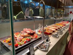 自助取餐区-海口绿发希尔顿酒店-田园汇自助餐·三文鱼·海鲜