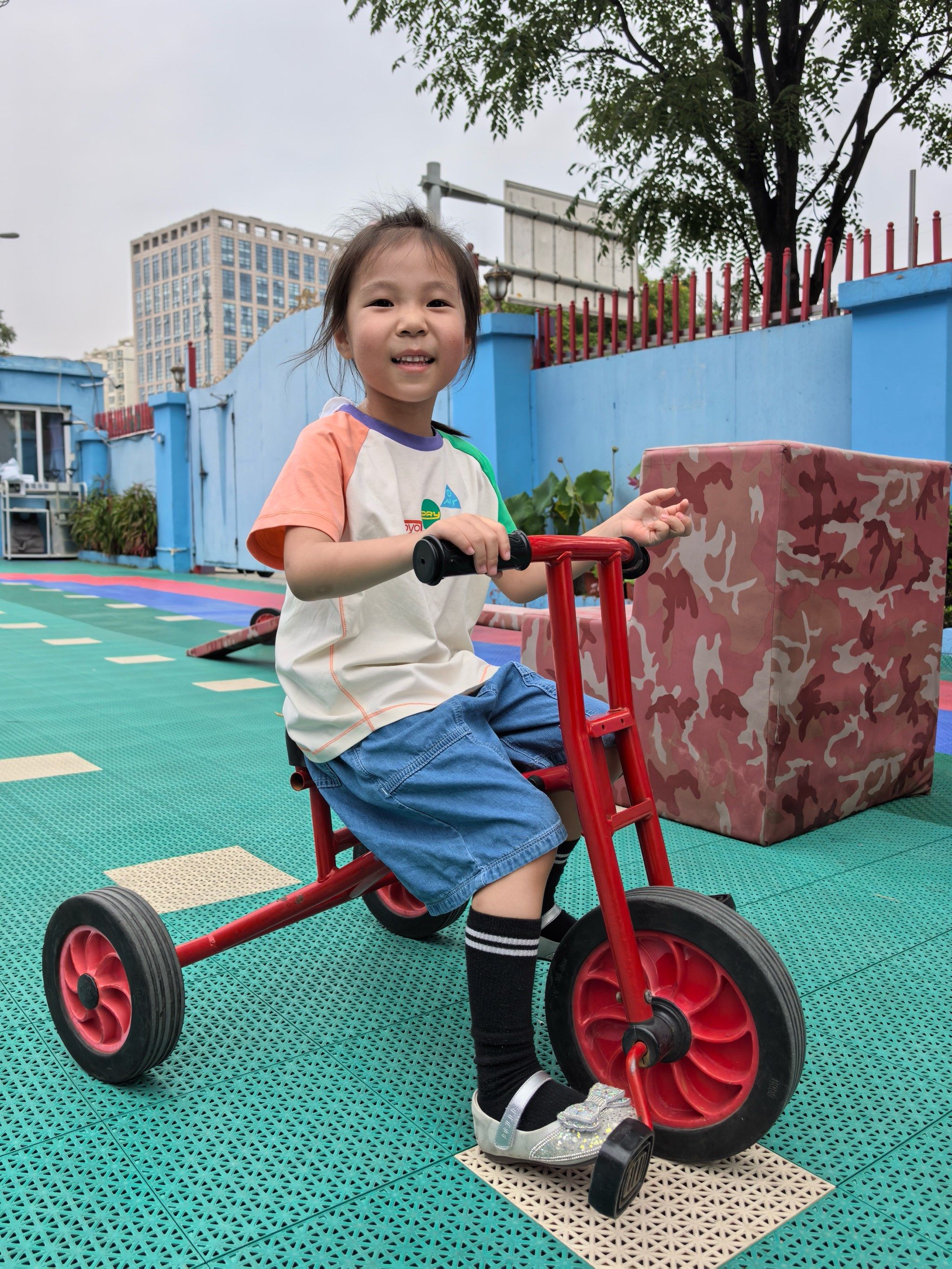 儿童乐园的滑板车