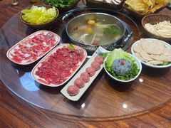 -四点金粥底火锅(沂州里店)