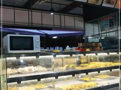 面包甜点陈列柜-琼海·狮椰美食楼