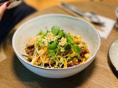 泰碗 煎三文鱼+黑米+绿咖喱酱-Wagas沃歌斯(大学路店)