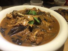 小鸡炖蘑菇-关东小磨东北菜(上海长风大悦城店)