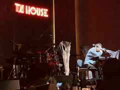-TZ House音乐现场(来福士中心店)