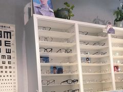 -天空之镜眼镜店蔡司依视路授权店(天通苑店)