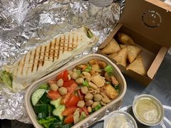 鸡肉卷-YallaYalla丫拉中东料理小吃·清真(太古里店)