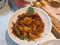 香辣牛板筋-老佛爷铜炉蛙锅(海岸城店)