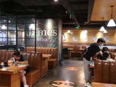-肥肥虾庄·金牌油焖大虾(杨园滨江时代walk店)
