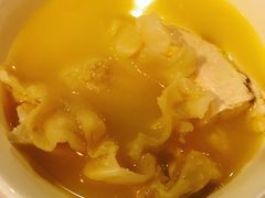 -鲜入围煮花胶鸡海鲜火锅