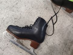 -冠军冰场CHAMPION RINK(百联又一城店)