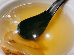 鸡汤炖松茸-怡情荟•海鲜青岛菜(五四广场旗舰店)
