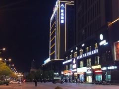 -榆林榆阳西路火车站亚朵酒店