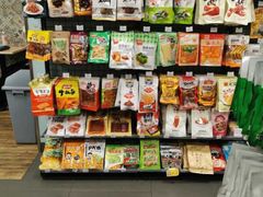 零售区-罗森尼娜(德思勤店)
