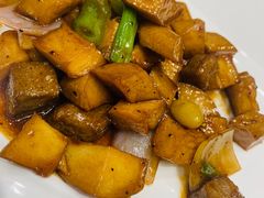 杏鲍菇彩椒牛肉粒-頂好酒家·经典粤菜(海信广场店)