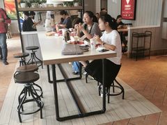 -肯德基(西影路店)