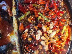 香辣烤鱼-鸣记脆皮烤鱼·海鲜烤鱼(三八广场店)