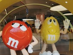 -m豆巧克力世界(上海世茂广场店)