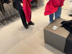 -BALENCIAGA(比斯特苏州购物村店)